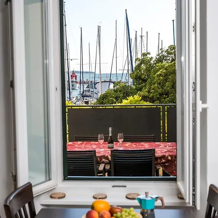 Park Apartment *